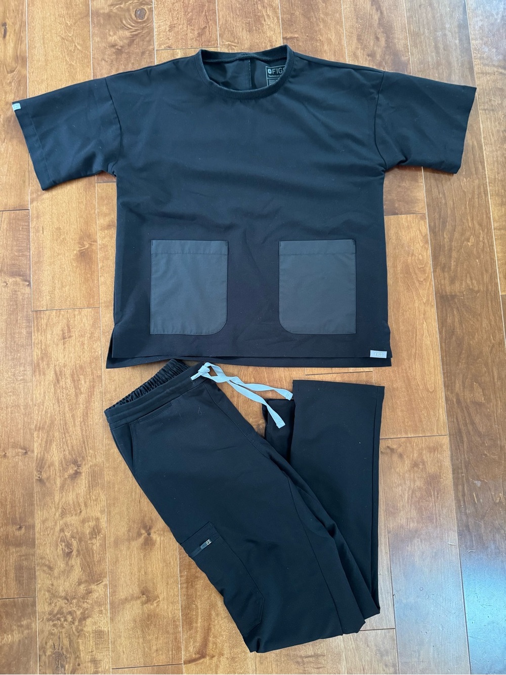FIGS Black Scrub Top & Pants Set
